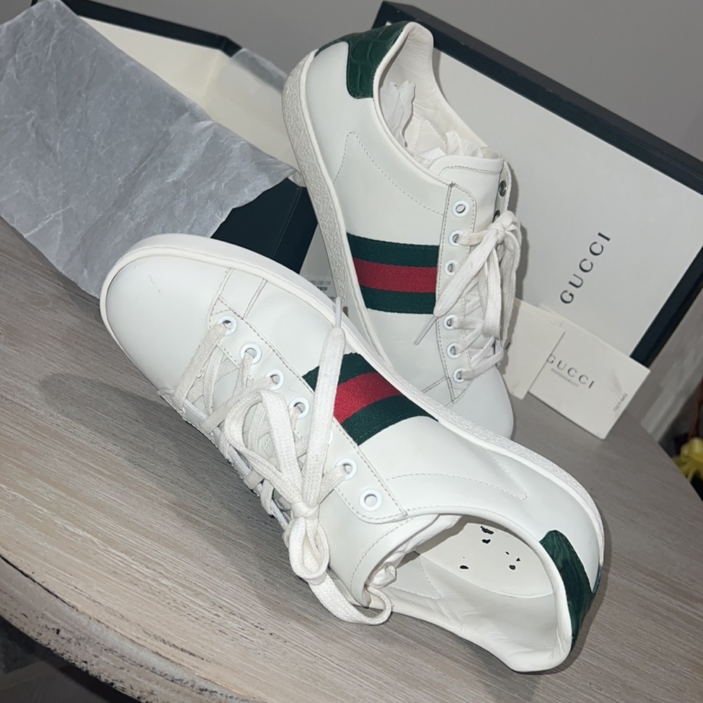 Gucci
Ace Leather Sneakers With Web Detail - Picture 4 of 10
